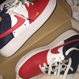 Air Force 1 Size 6 (kids, boys)